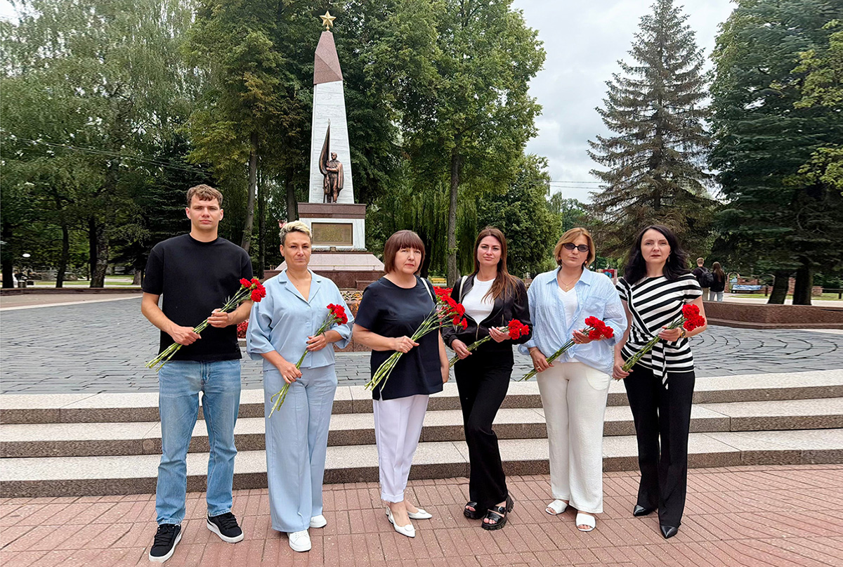 Память и гордость. Отметили День Независимости со всей страной