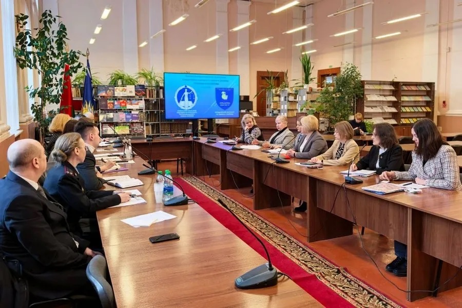 С акцентом на практику. В Гомеле обсудили подготовку юридических кадров