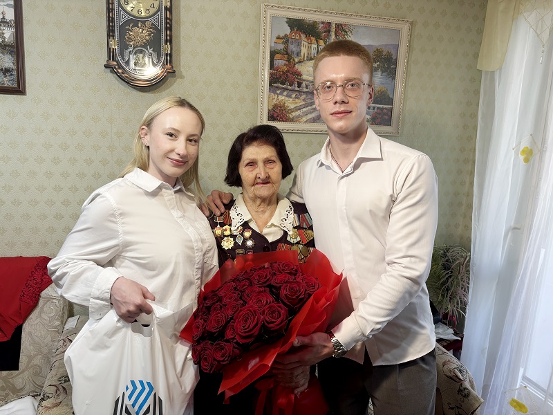 Помним подвиг и гордимся! Молодежь Центра посетила ветеранов Великой Отечественной войны