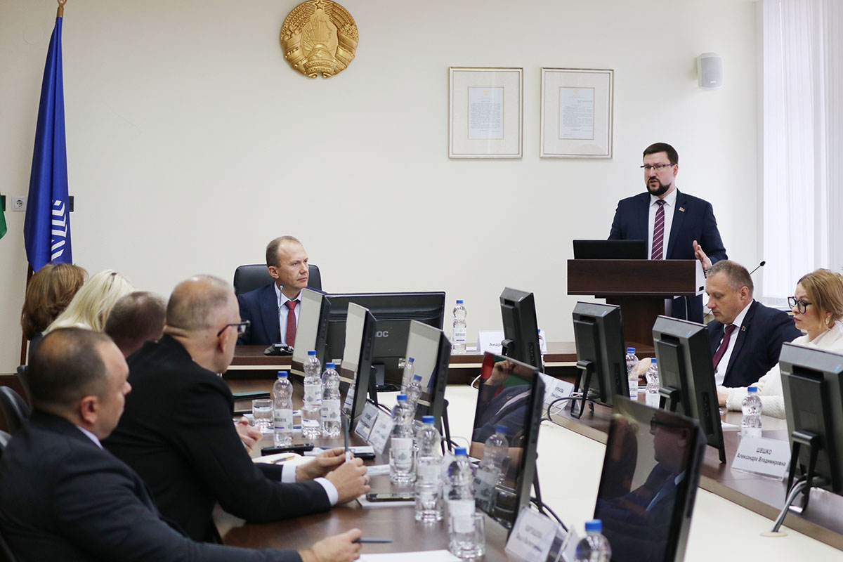 Вопросы цифровизации нормотворческой деятельности рассмотрели на заседании комиссии по информатизации Союза юристов