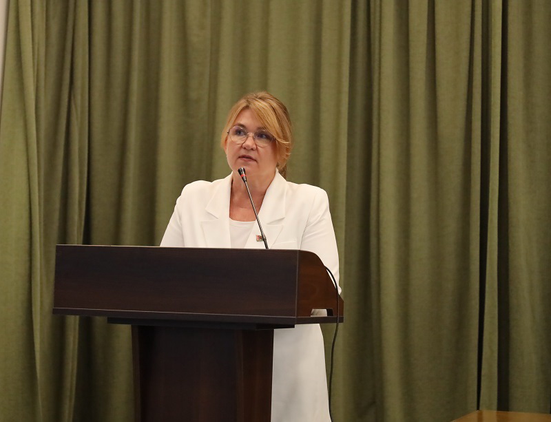 Первый заместитель директора Подрезёнок Г.П.