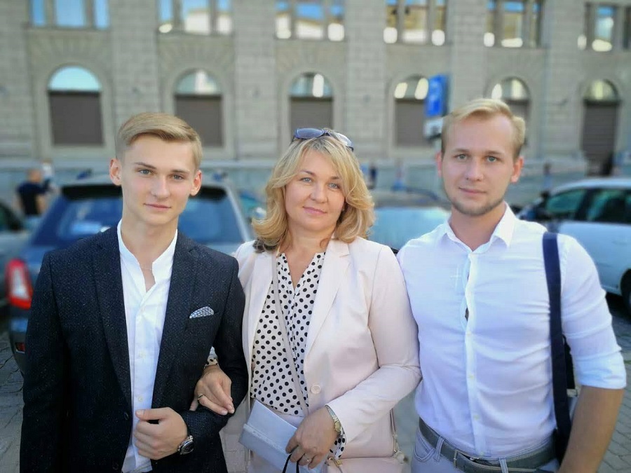 Галина Петровна вместе с сыновьями