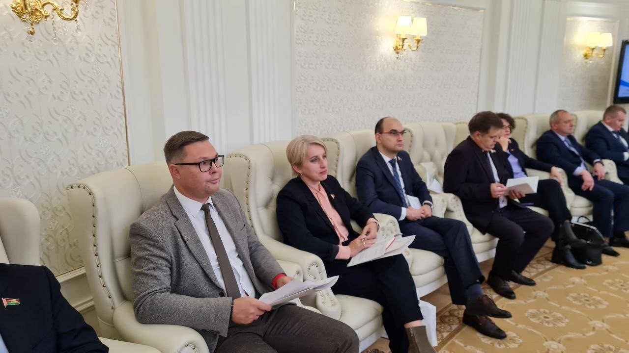 Участники дискуссии