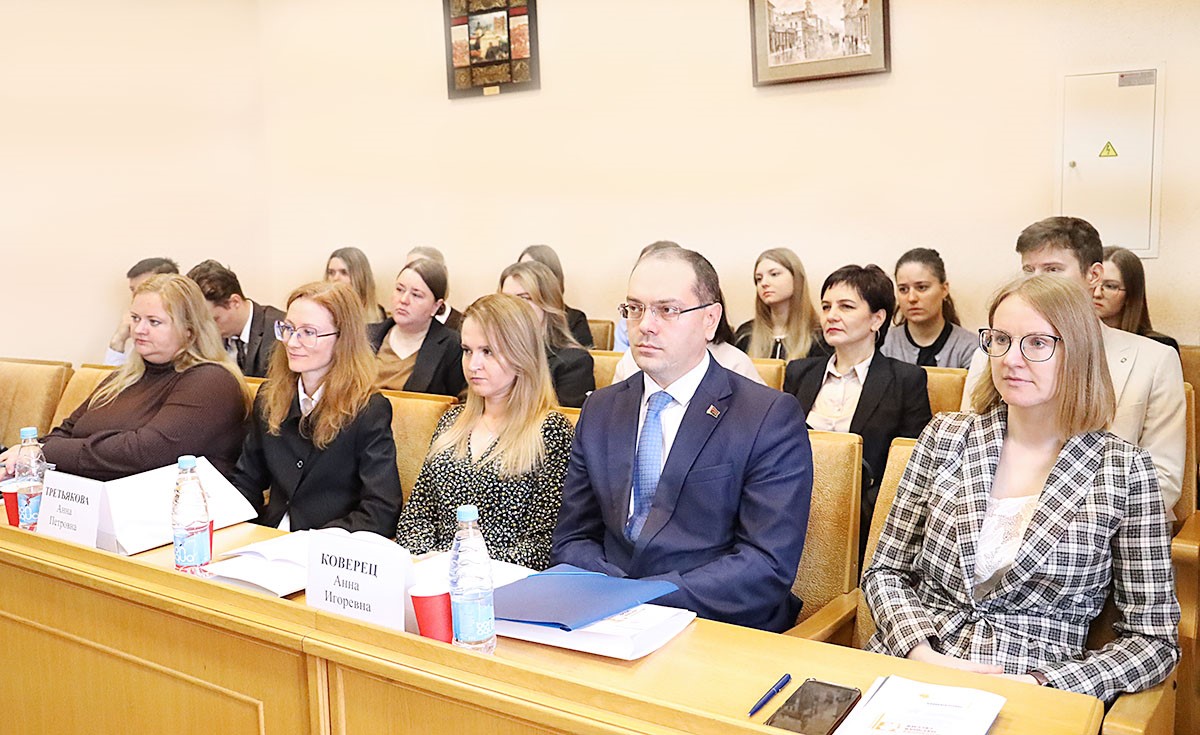 Участники дискуссии