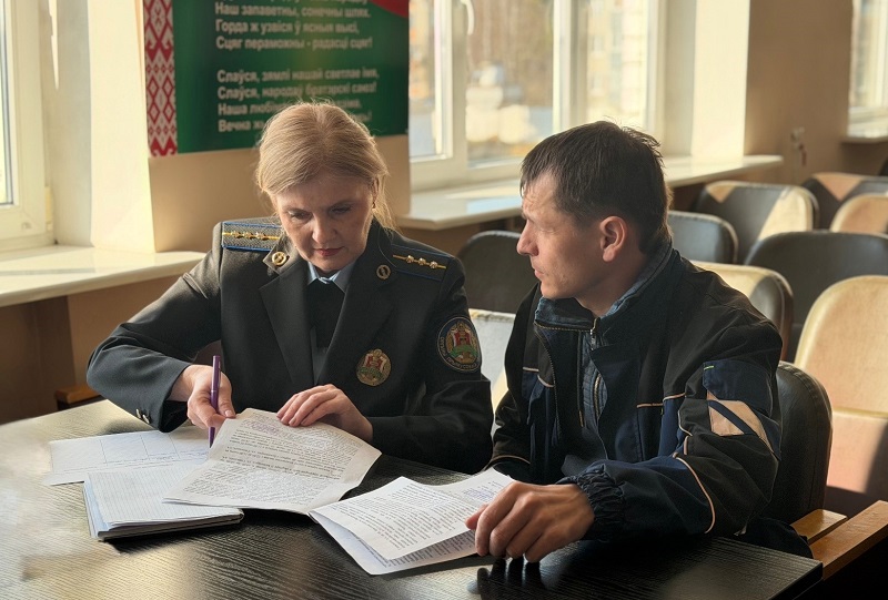 Правовое просвещение граждан Брестчины. Встретились с трудовым коллективом одного из предприятий региона